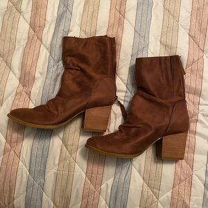 Very G boots. Size 7. Never worn. Can’t wear high heels anymore.